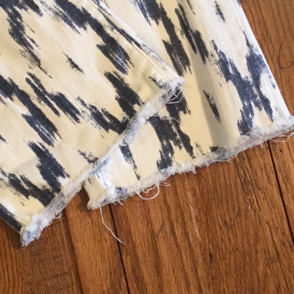 Free People Indigo Skies Cropped Jeans with stretch. Women’s size 26. Inseam 27” - Picture 14 of 16